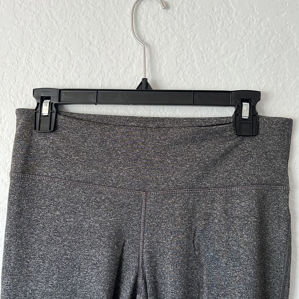 Gray quarter calve, athletic leggings - Picture 5 of 5